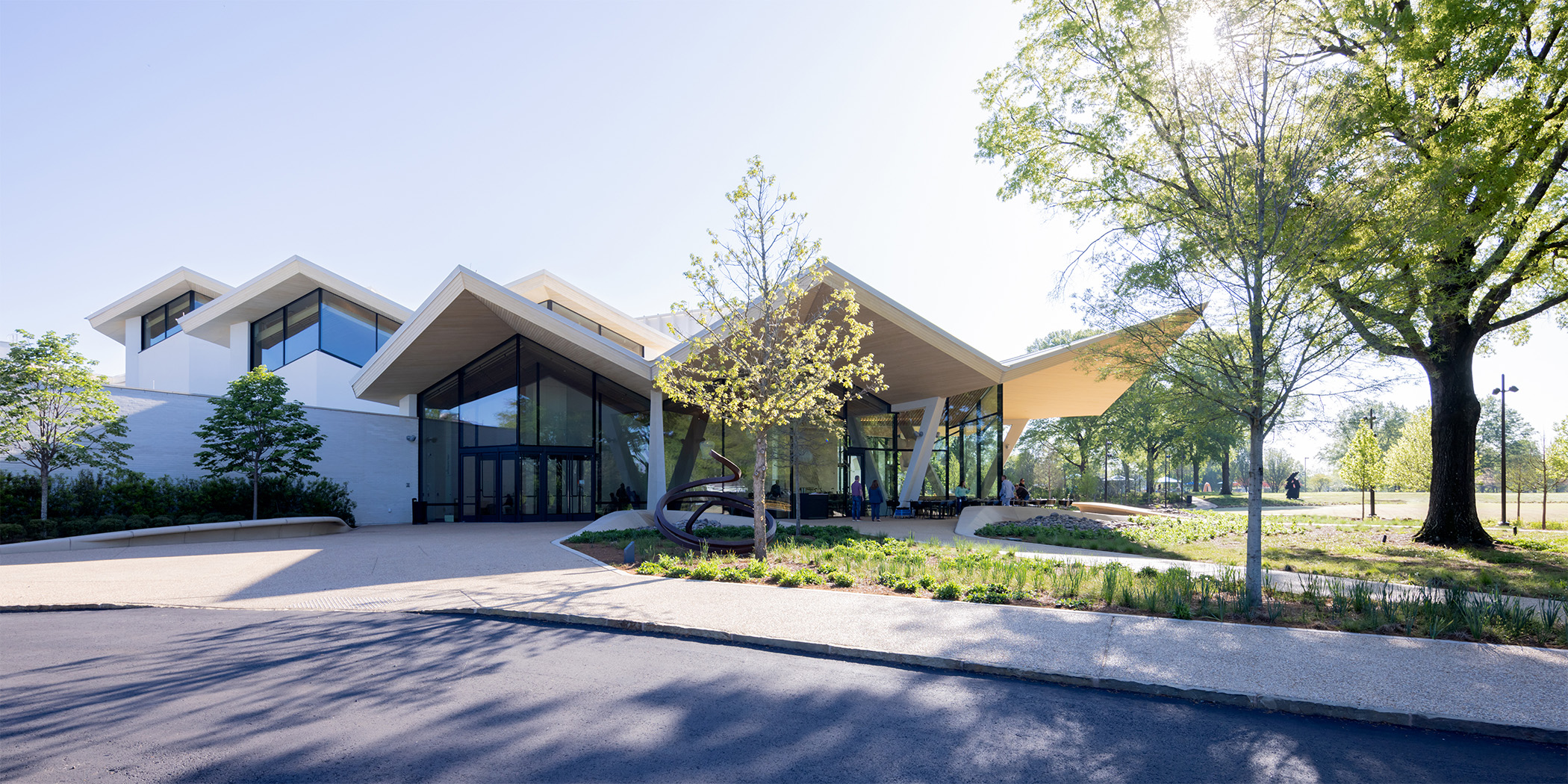 Photo of the Park Entrance to the Arkansas Museum of Fine Arts.