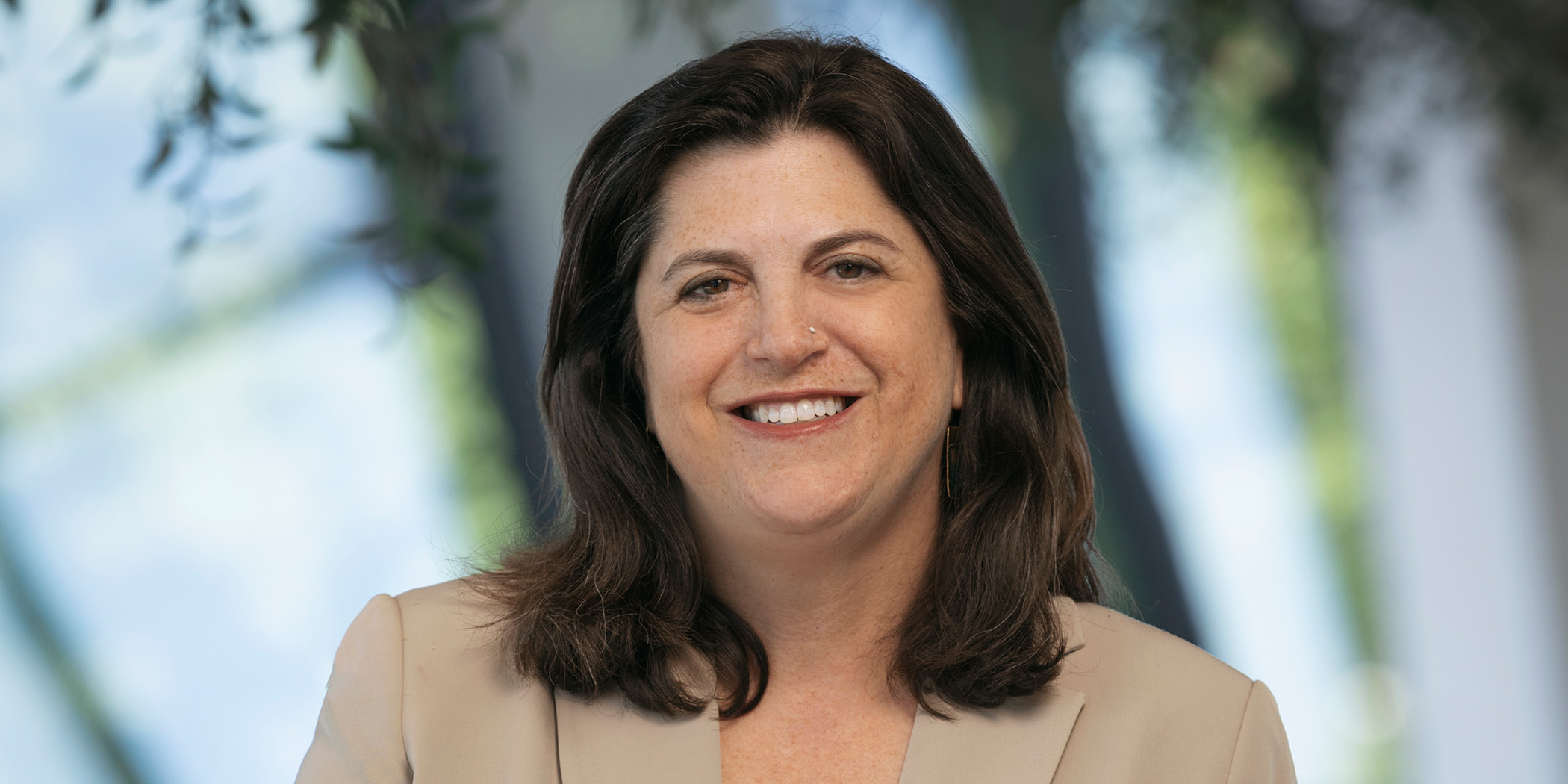 Headshot of Stefanie Kirkland.