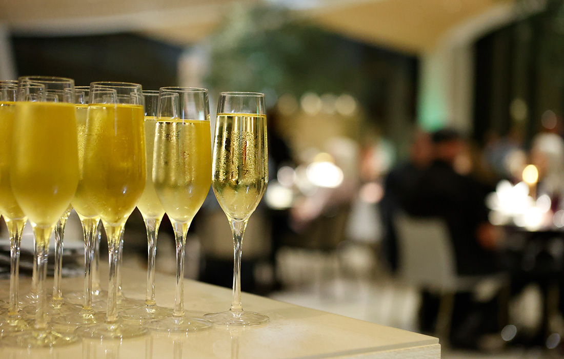 Member Mingle: Bright Nights